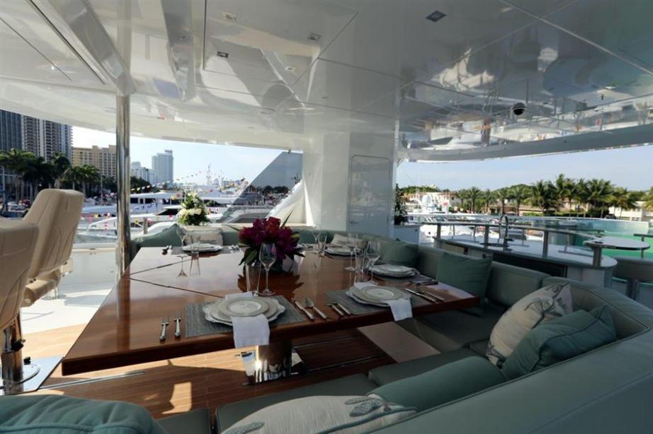 yacht Serenity