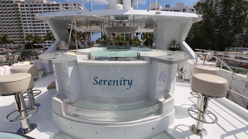 yacht Serenity