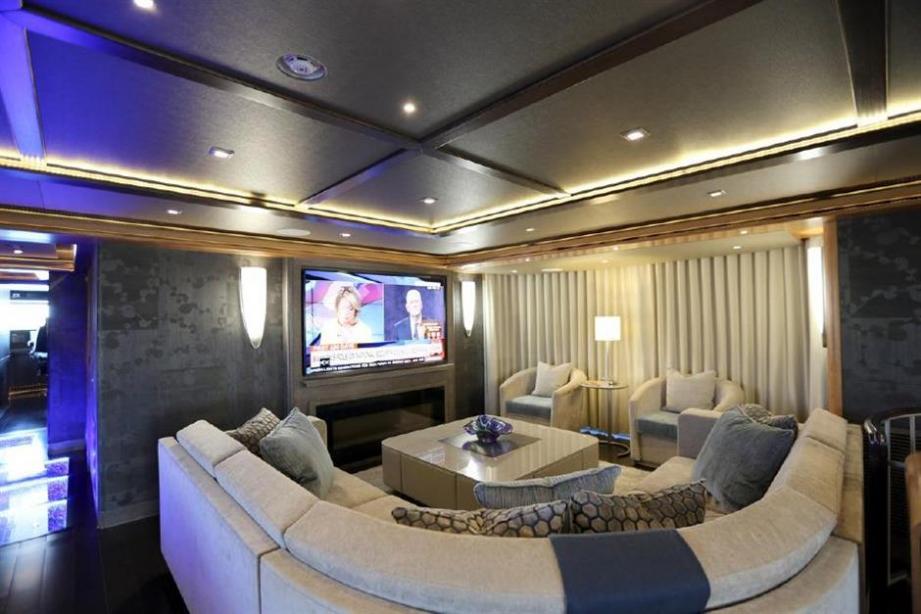 yacht Serenity