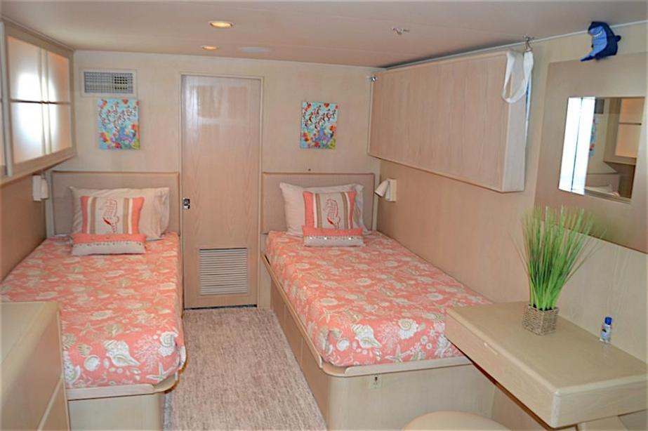 yacht Mon Sheri