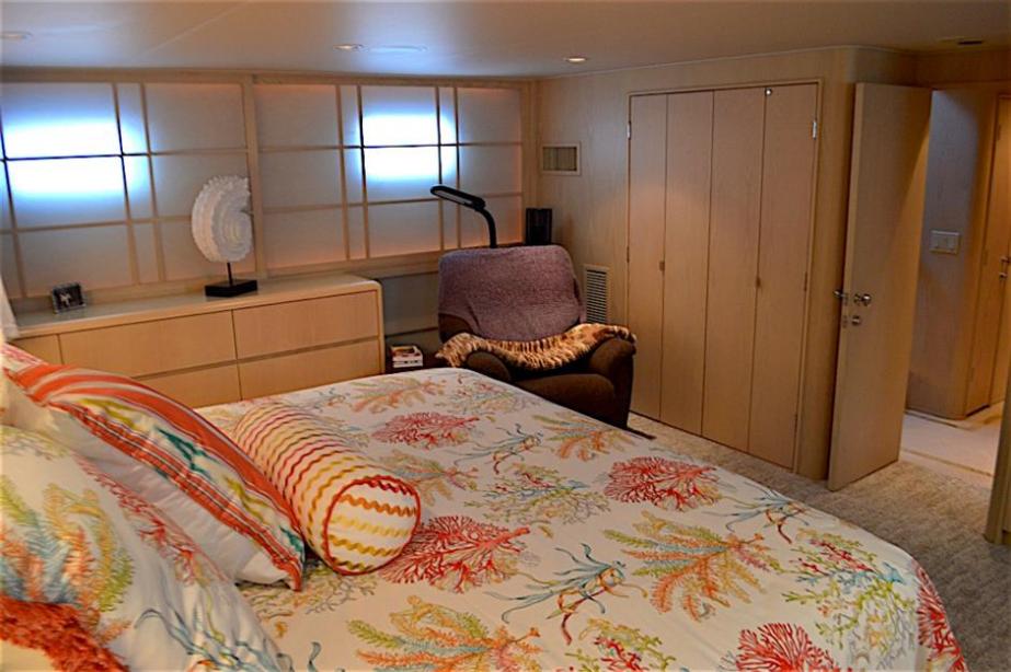 yacht Mon Sheri