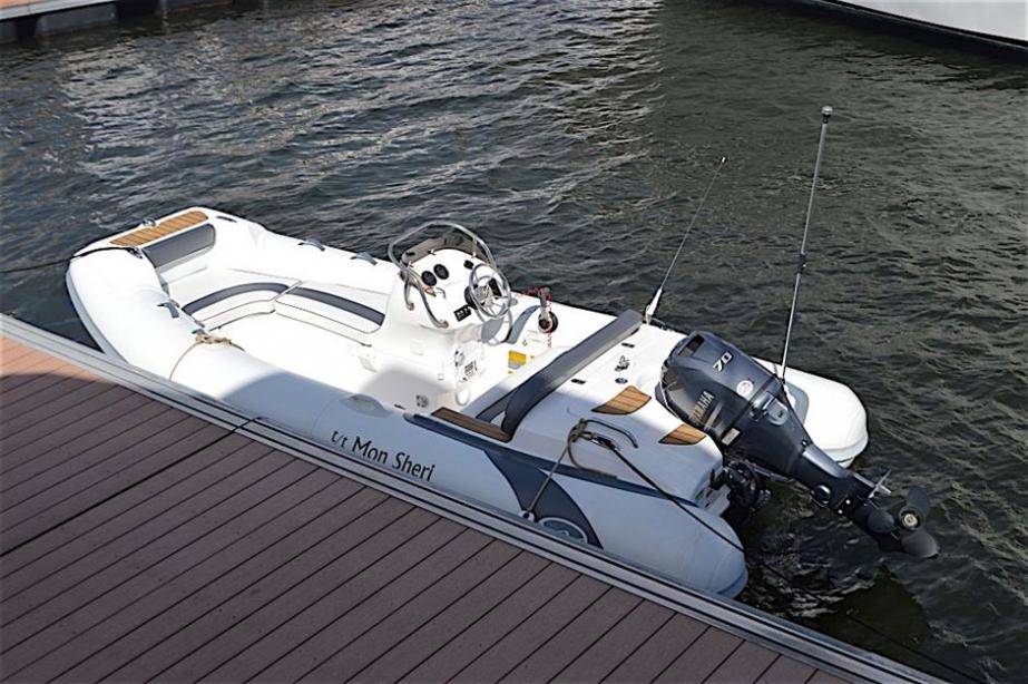 yacht Mon Sheri