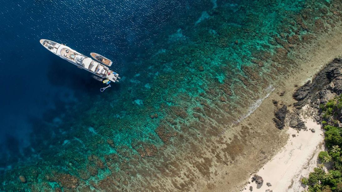 yacht Driftwood