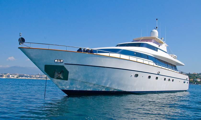 yacht Indulgence of Poole