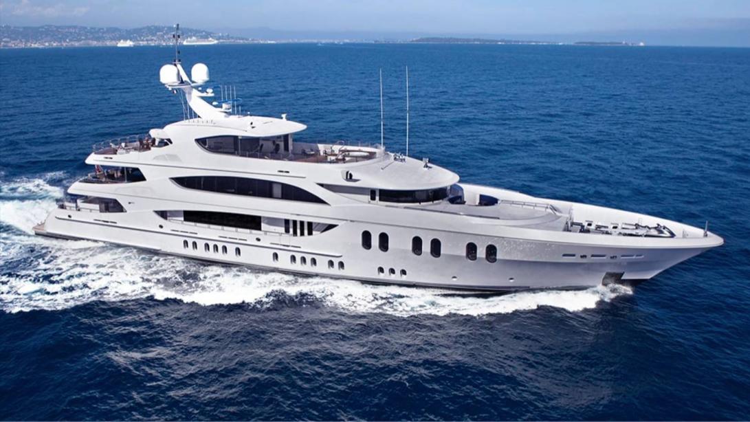 yacht Liberty