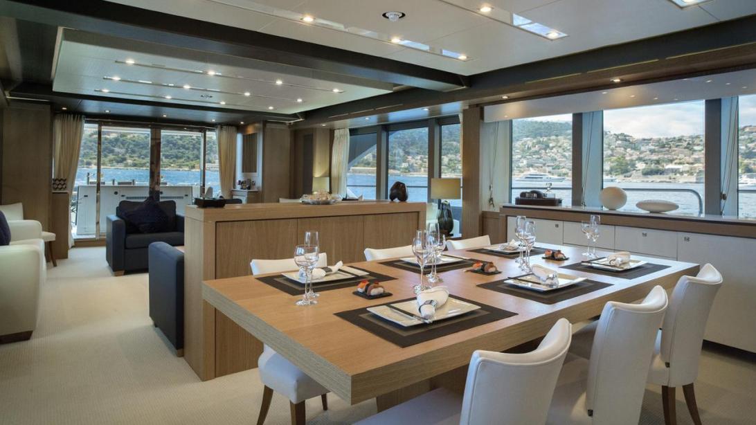 yacht Chimera