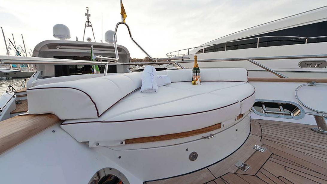 yacht Antarah