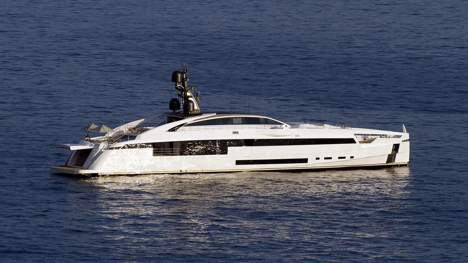 yacht Aurora