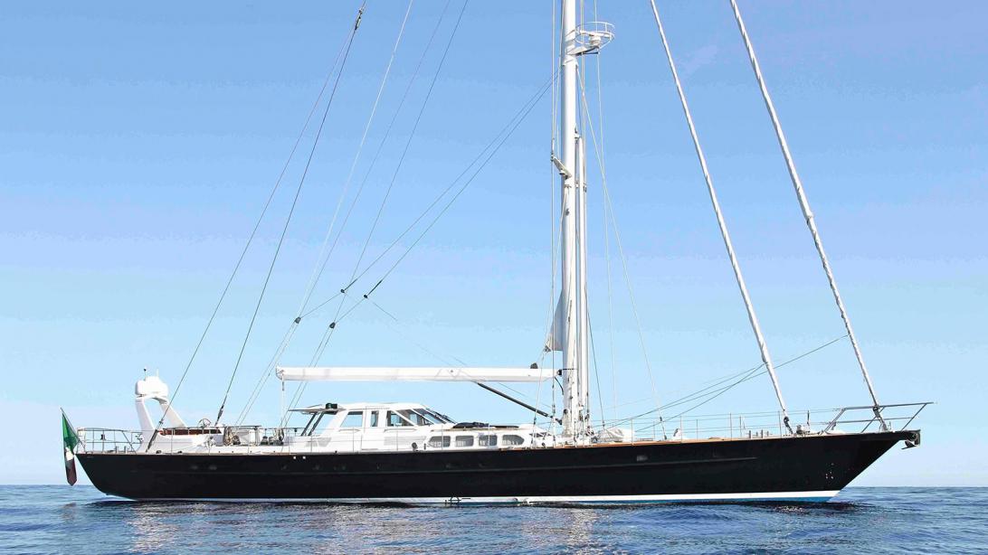 yacht Afaet