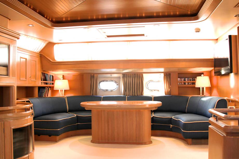 yacht Afaet