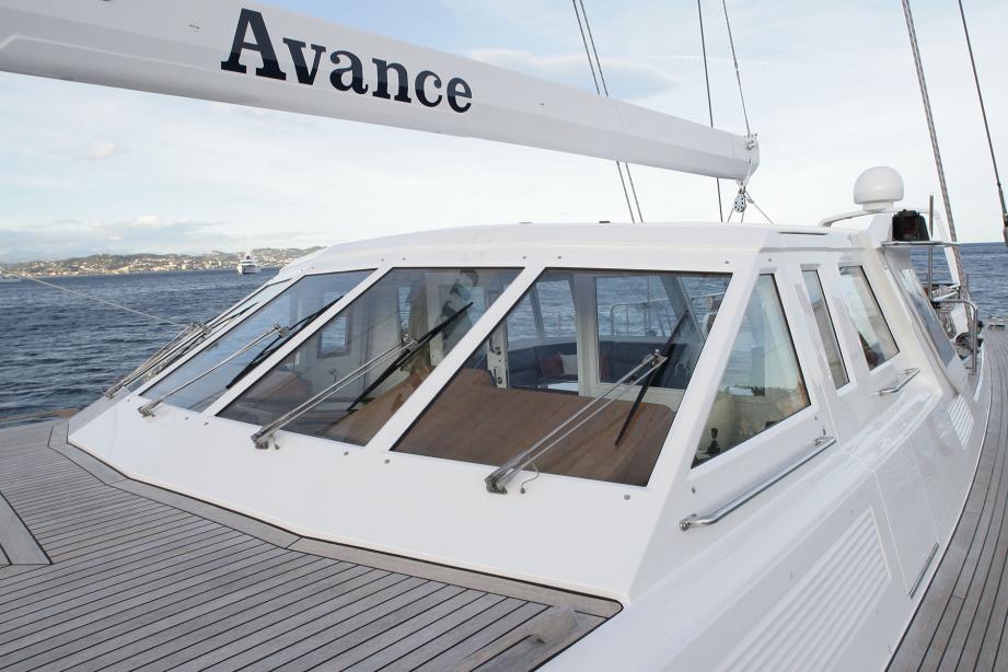 yacht Antares Avance