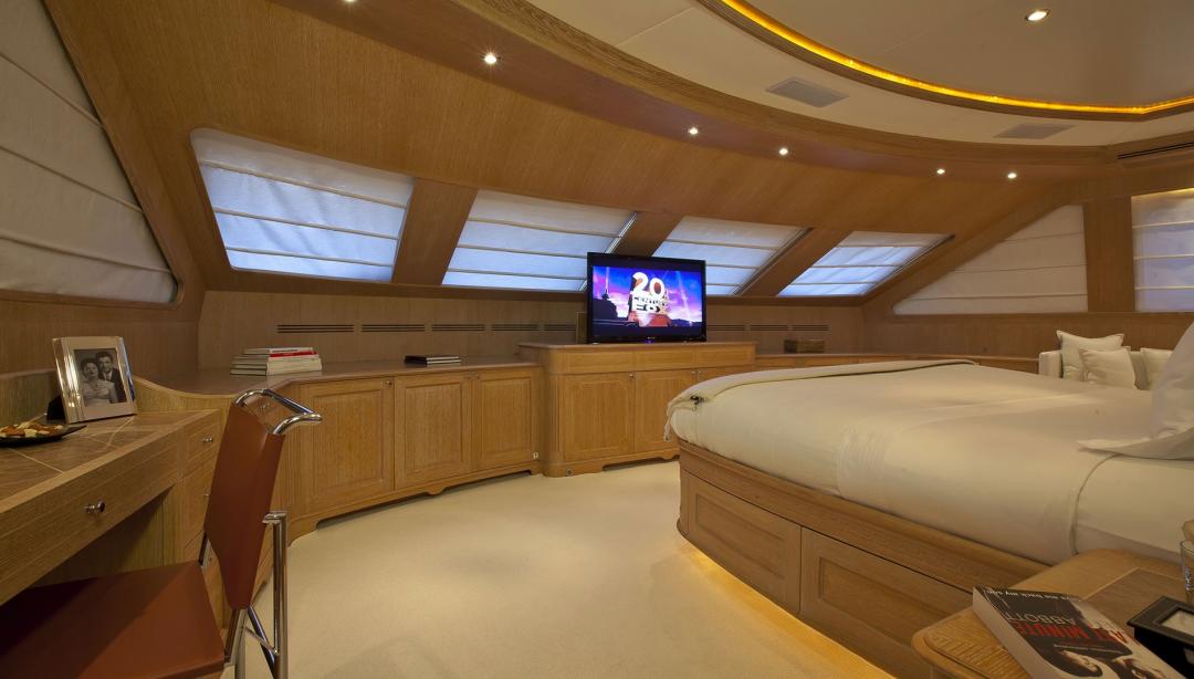yacht African Queen
