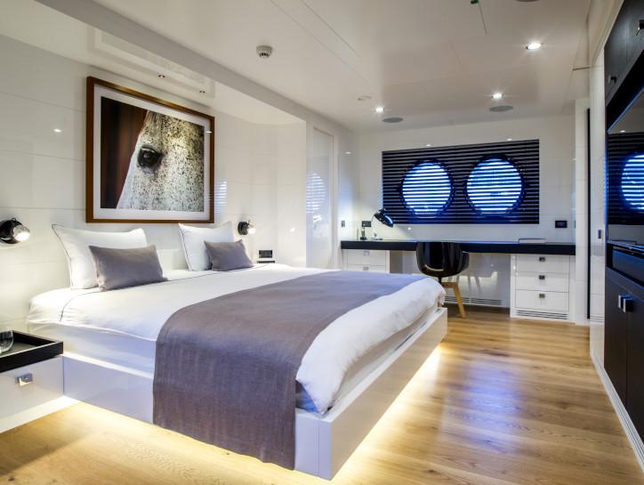 yacht Sexy Fish