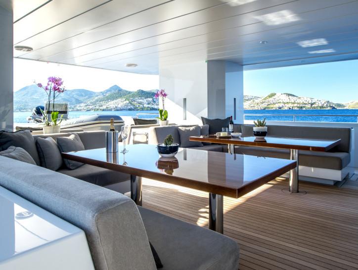 yacht Sexy Fish