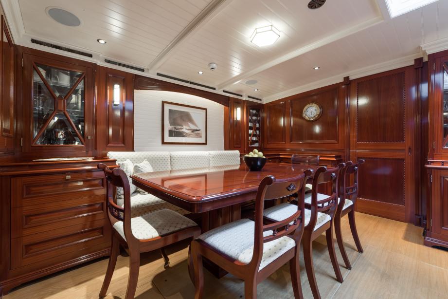 yacht Rainbow