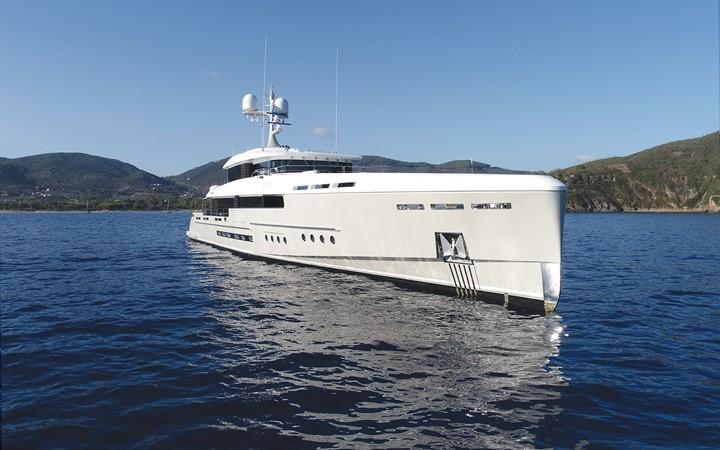 yacht Endeavour 2