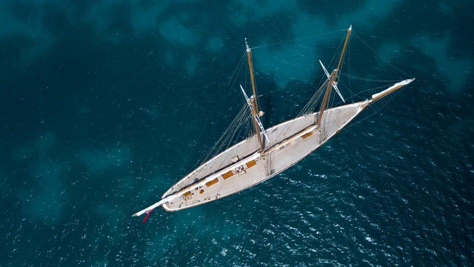 yacht Elena of London