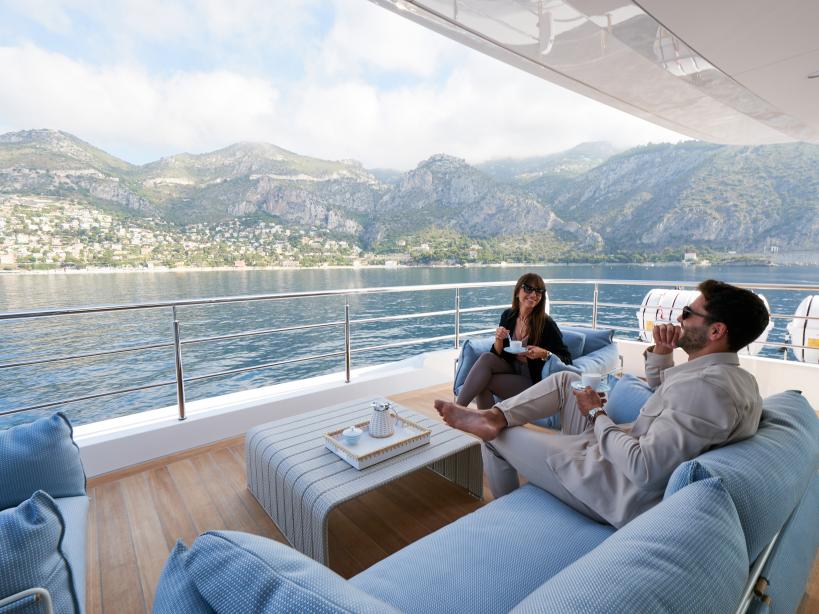 yacht Coral Ocean
