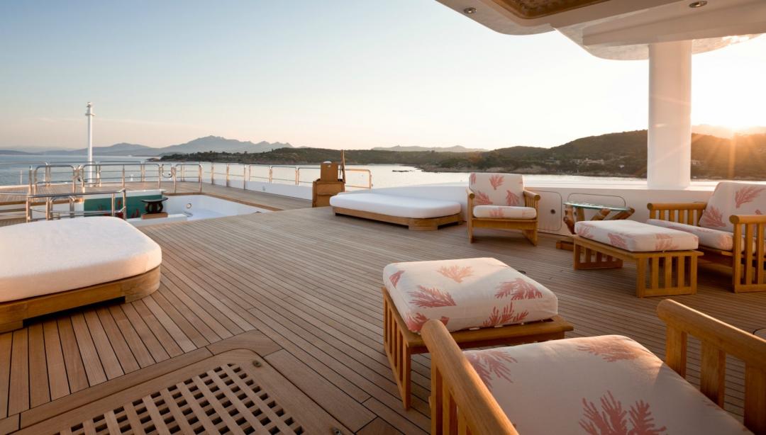 yacht Coral Ocean