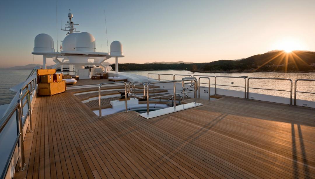 yacht Coral Ocean