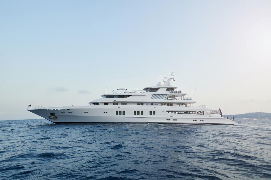 yacht Coral Ocean
