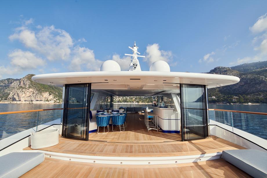 yacht Coral Ocean