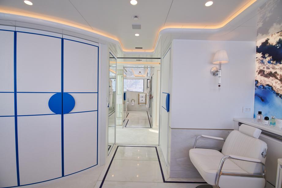 yacht Coral Ocean