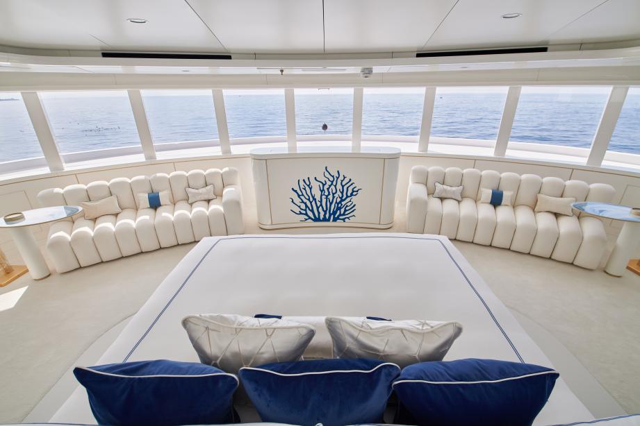 yacht Coral Ocean