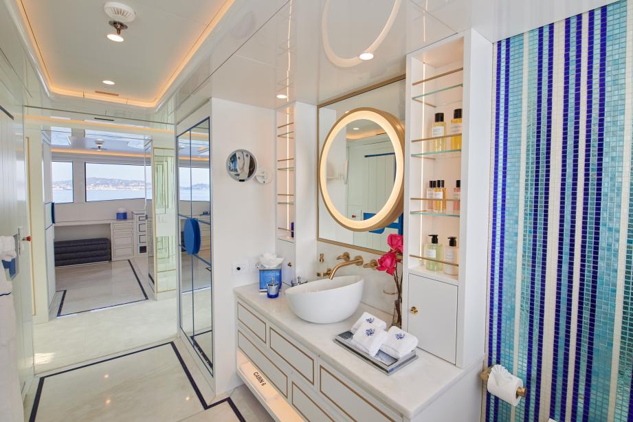 yacht Coral Ocean