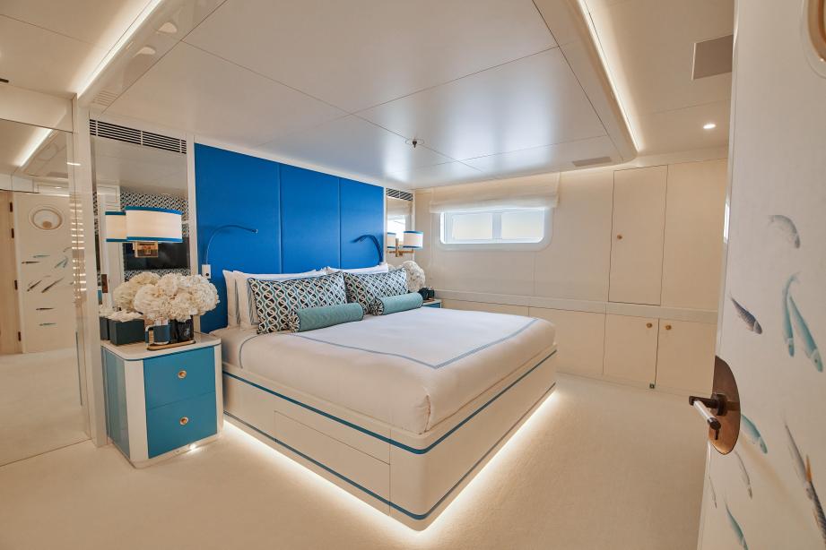 yacht Coral Ocean
