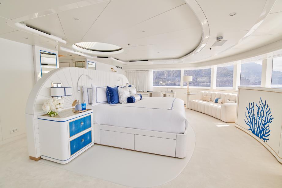 yacht Coral Ocean