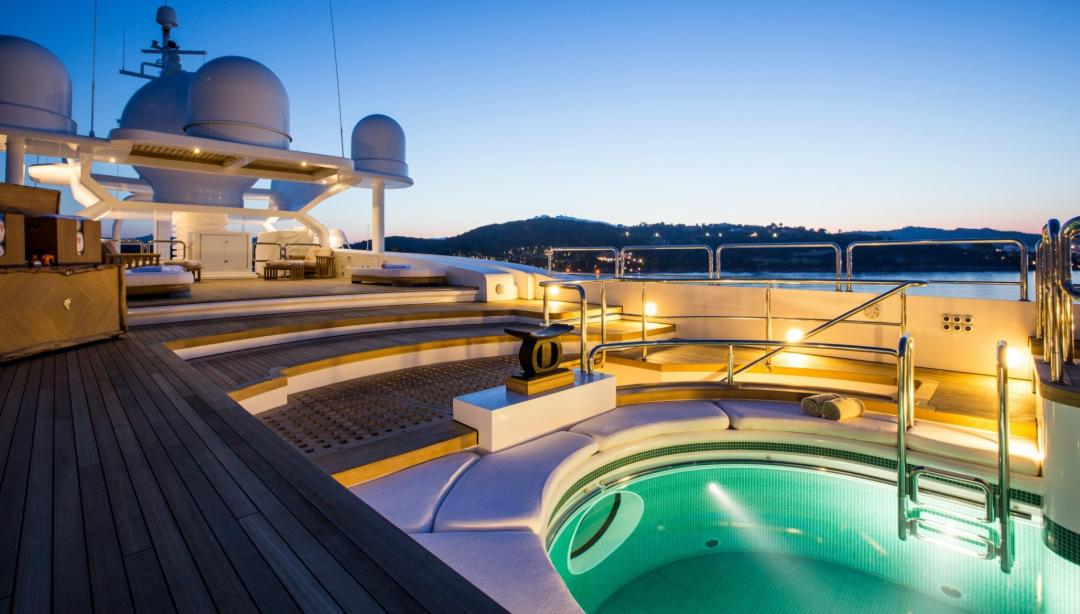 yacht Coral Ocean