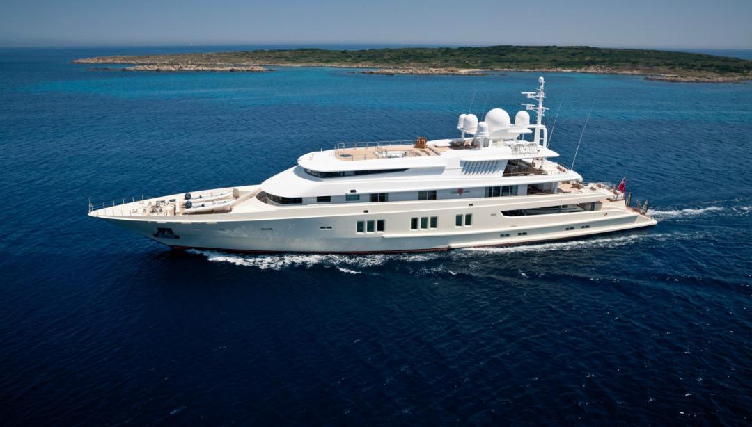 yacht Coral Ocean