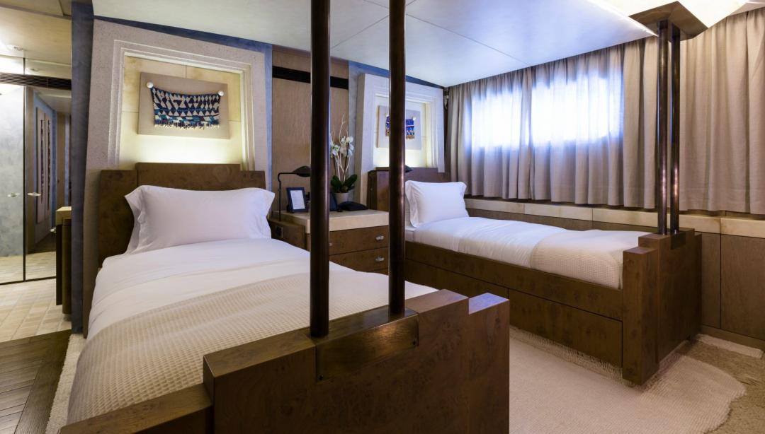 yacht Coral Ocean