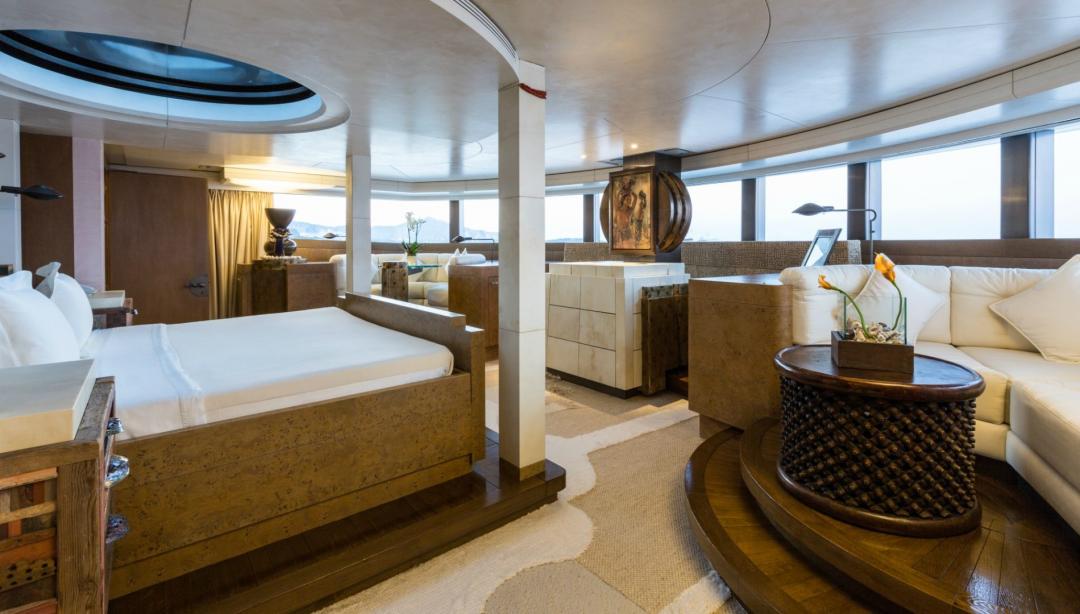 yacht Coral Ocean