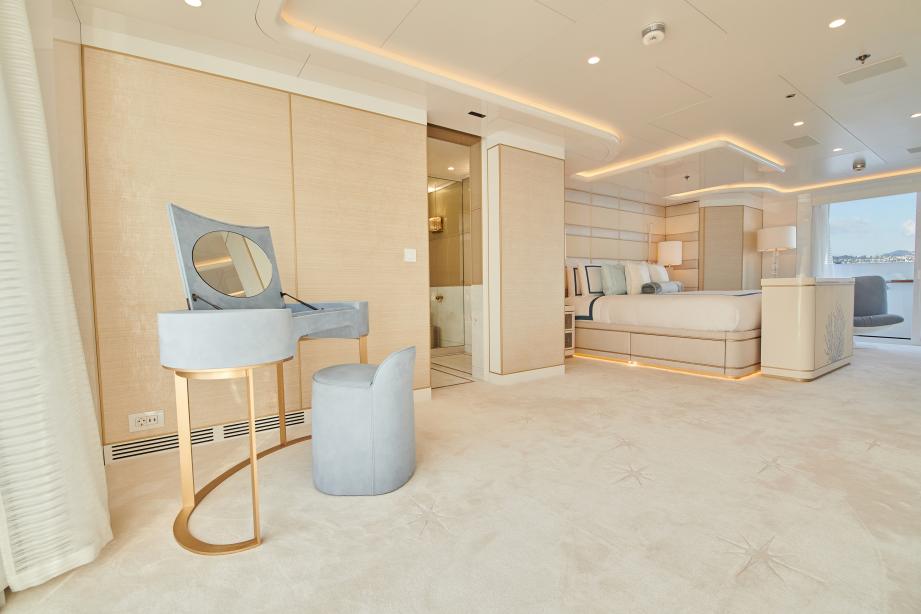 yacht Coral Ocean