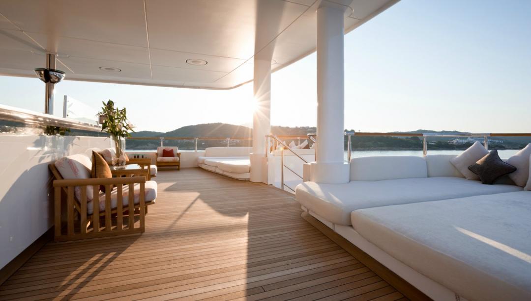 yacht Coral Ocean