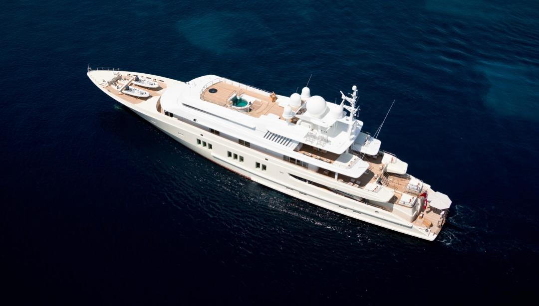 yacht Coral Ocean