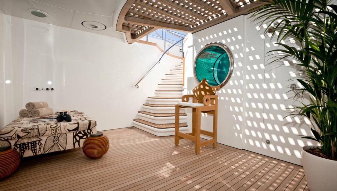 yacht Coral Ocean