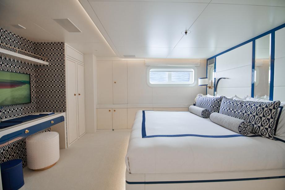yacht Coral Ocean