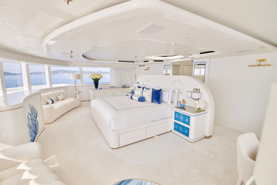 yacht Coral Ocean
