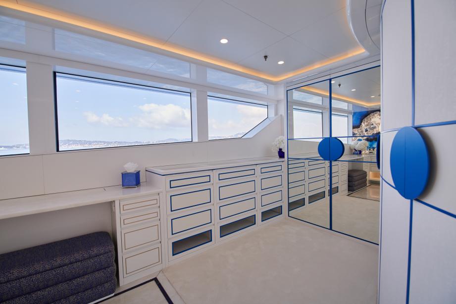 yacht Coral Ocean
