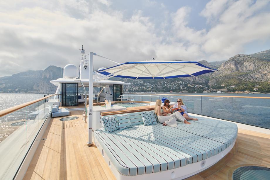yacht Coral Ocean