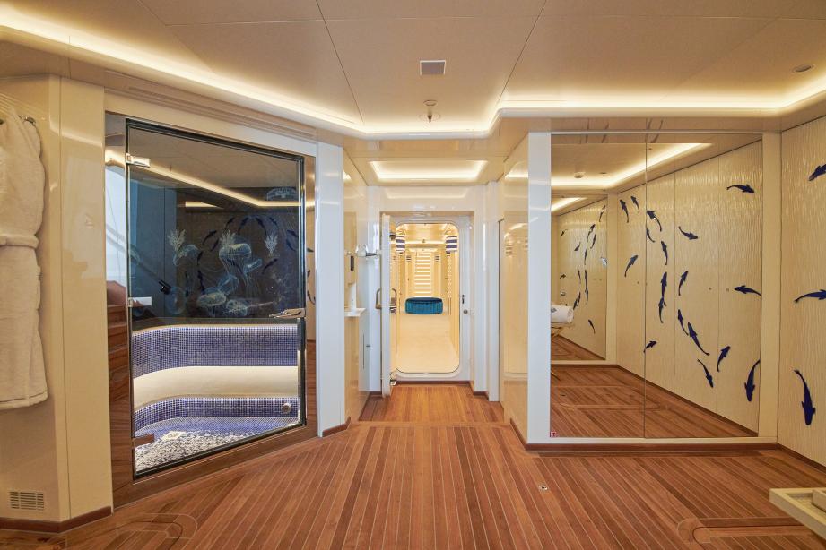 yacht Coral Ocean