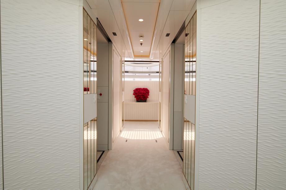 yacht Coral Ocean