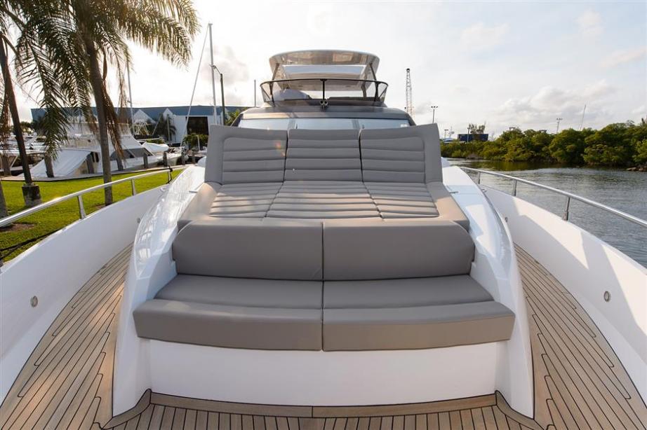 yacht Sunseeker 75