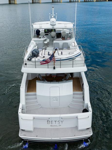 yacht Betsy
