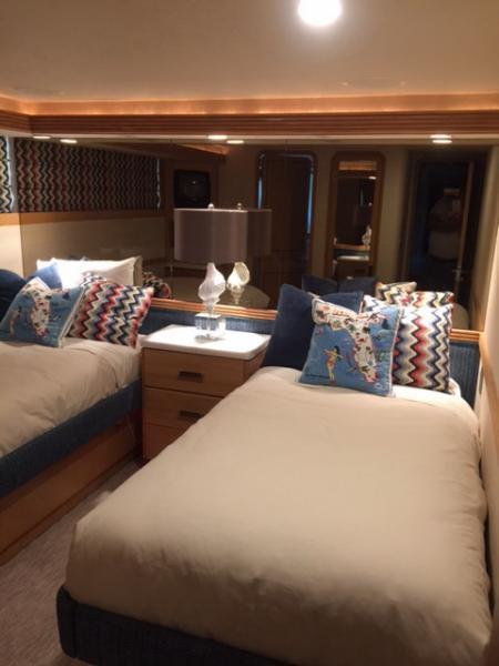 yacht Lucky Stars