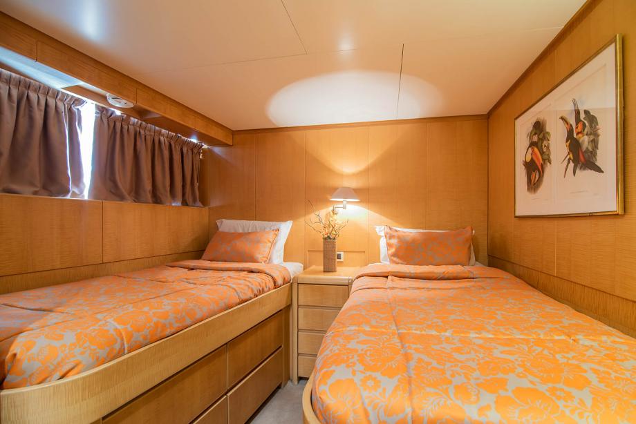 yacht Criss C