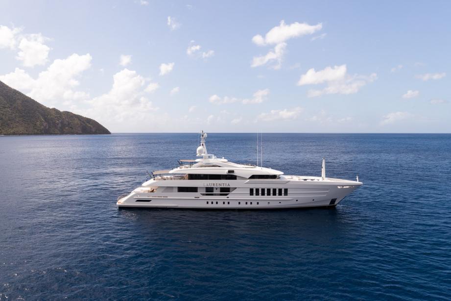 yacht Laurentia